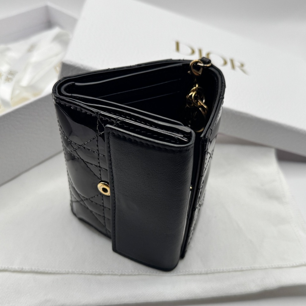 Dior Lady Dior Patent Cannage Compact Wallet - Picture 5 of 10